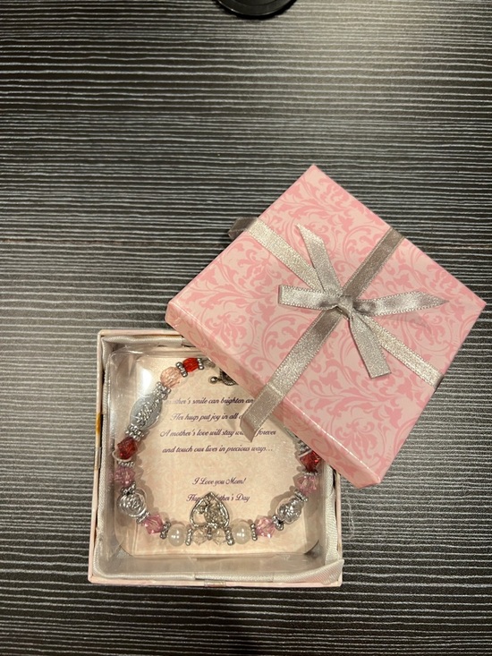 Jewelry - Pink and Silver Tone Beaded Mom Charm Bracelet NIB